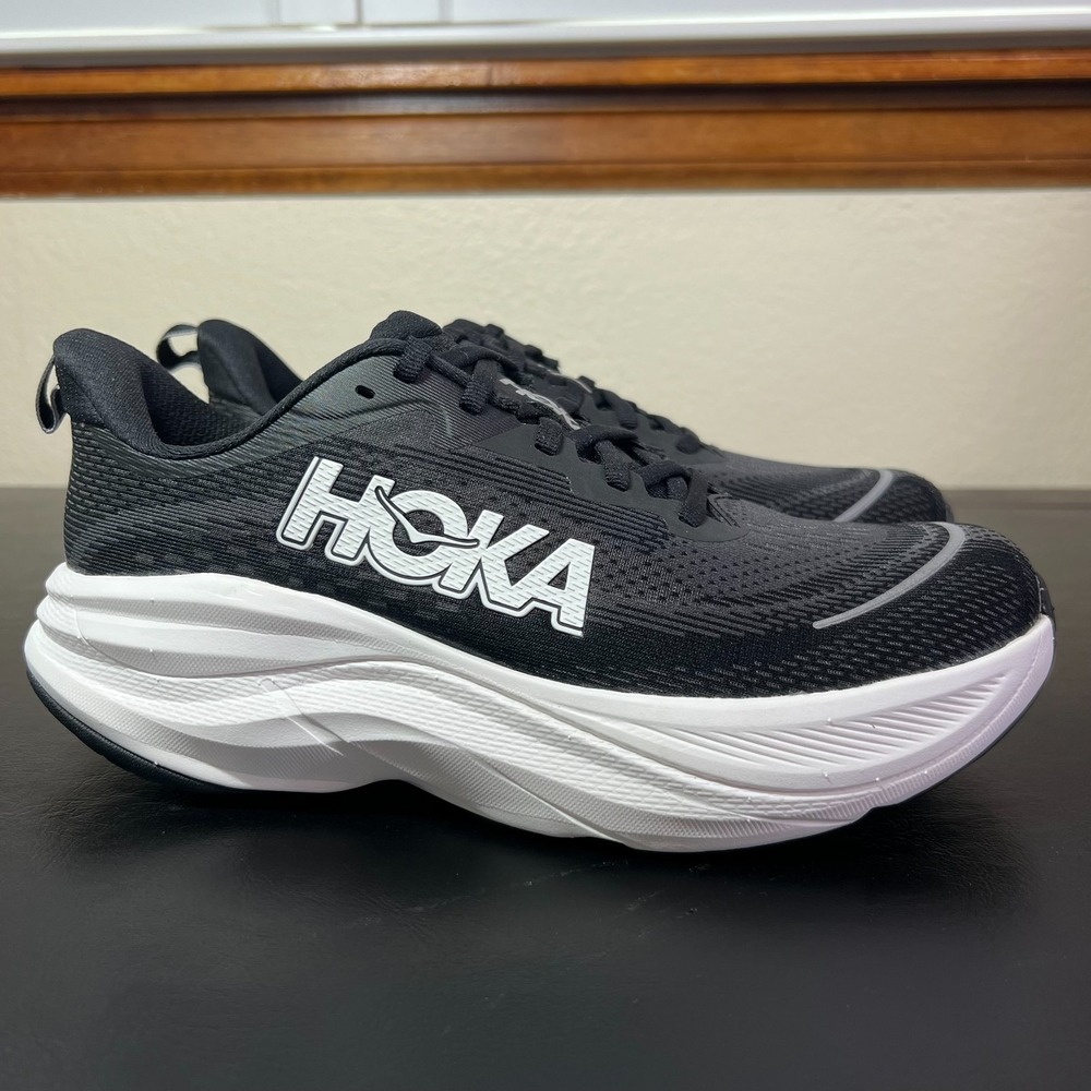 Hoka One One Skyflow Black White 1155117-BWHT Men's Size 7 EE Wide Running Shoe